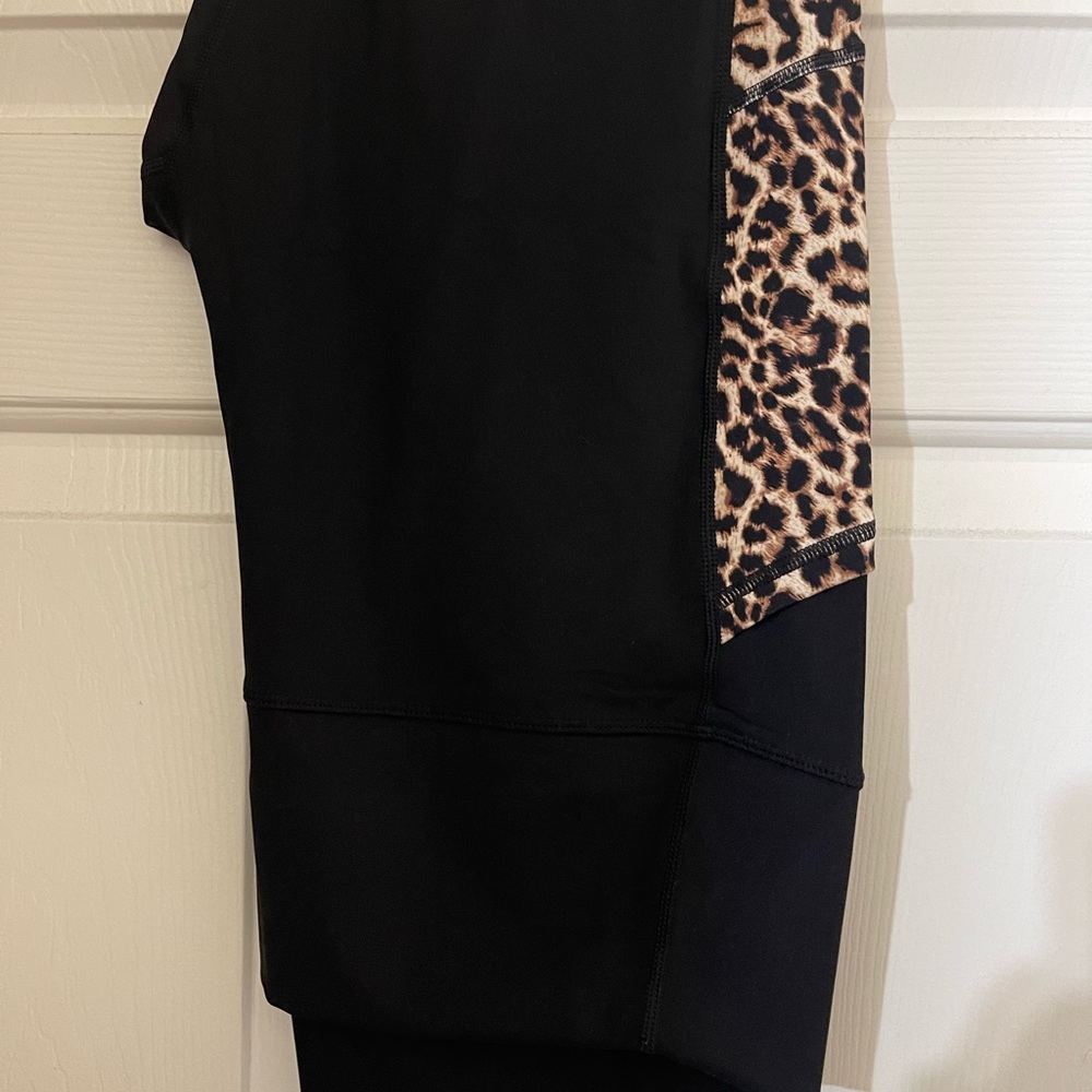 ZYIA Leopard Pocket Brilliant Hi-Rise Capri 20”